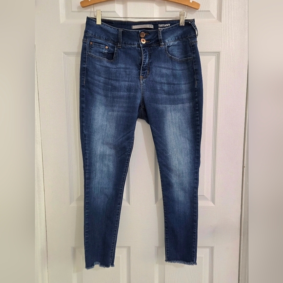 !iT Tiffany Jeans Women's Size 16 Skinny Ankle Dark Blue Lightweight Flexible - Picture 1 of 12